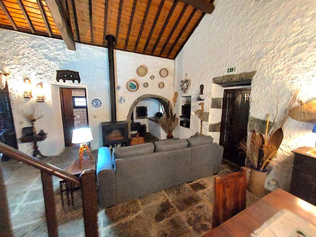 הוילה מוסטיירוס Casa Da Pedreira מראה חיצוני תמונה